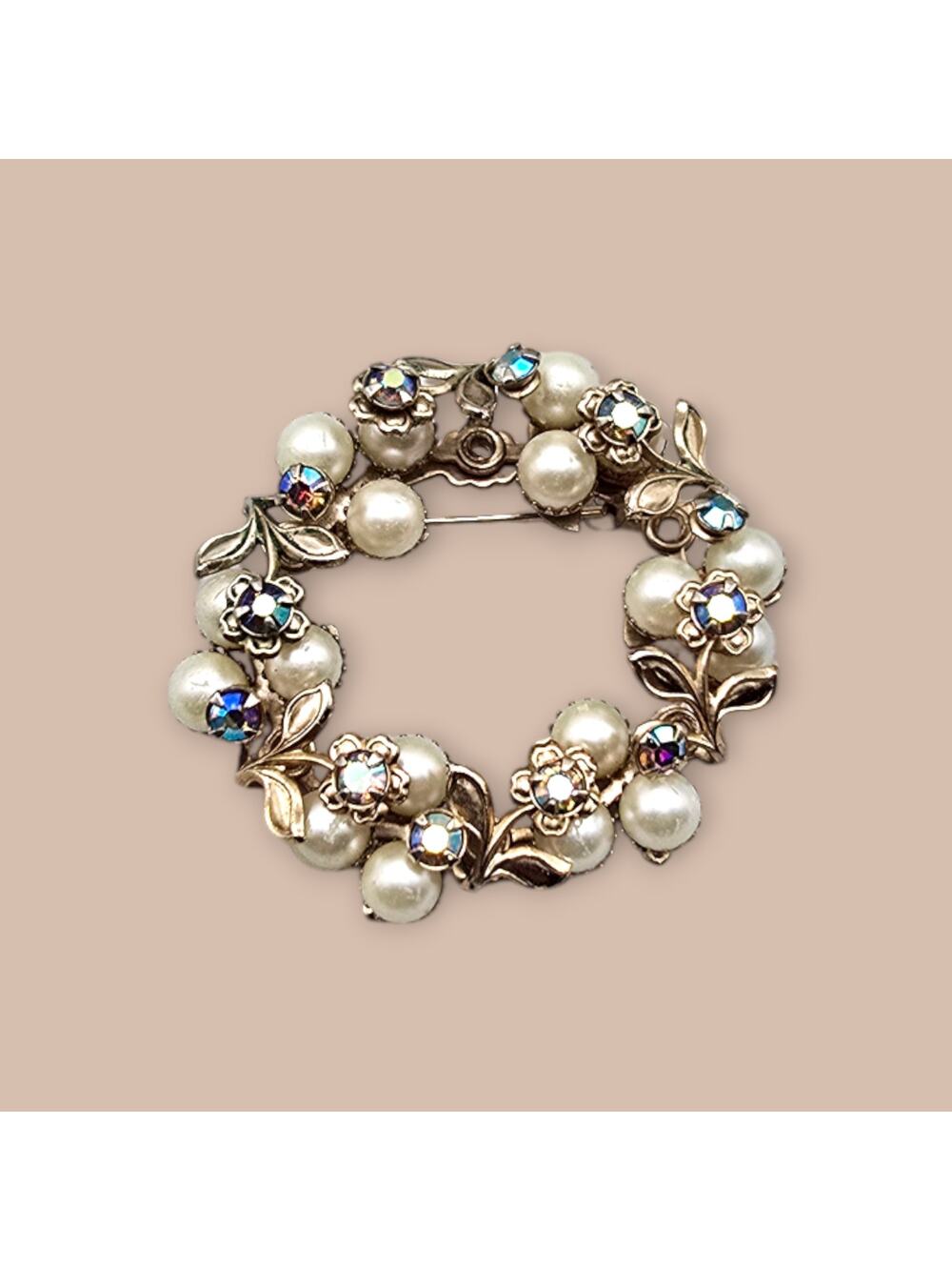 Aurora Borealis Rhinestone & Pearl Wreath Brooch – Gold Floral Pin